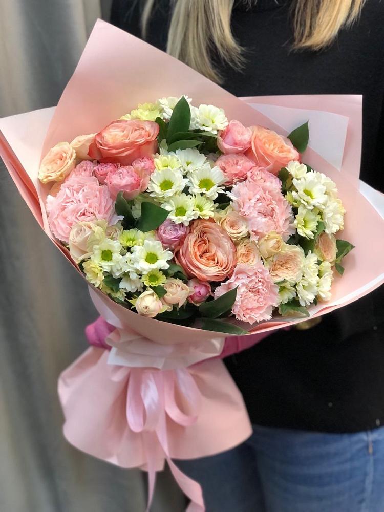 Букет нежные объятья в Абдулино Букет цветов из: Гвоздики, Розы и Хризантемы в Абдулино