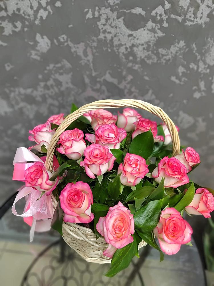 Цветочная композиция из Розы в корзине в Абдулино