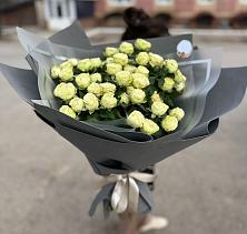 Букет Белые кустовые розы Солинеро в Абдулино