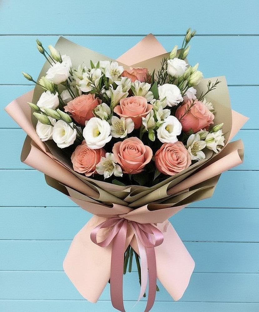 Букет олимп в Абдулино Букет цветов из: Розы, Альстромерии и Лизиантусы в Абдулино