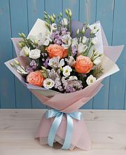 Букет цветов из:  Лизиантусы, Розы, Альстромерии и Гипсофила в Абдулино