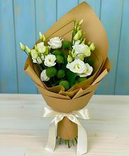 Букет цветов из:  Хризантемы и Лизиантусы в Абдулино