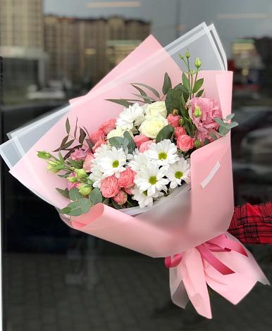 Букет цветов из: Розы, Лизиантусы и Хризантемы в Абдулино